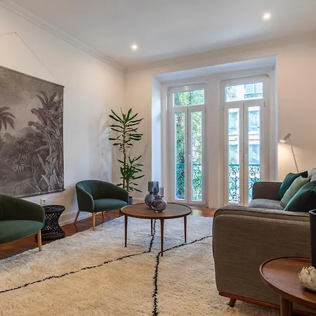 Vibrant Escape With Private Patio Apartman