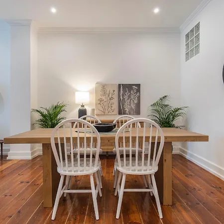 Appartement Vibrant Escape With Private Patio *