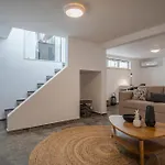 Apartment Vibrant Escape With Private Patio