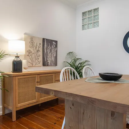 Vibrant Escape With Private Patio Apartamento
