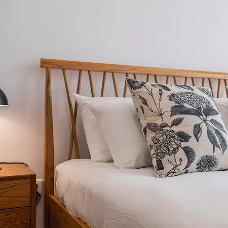 Vibrant Escape With Private Patio Apartmán