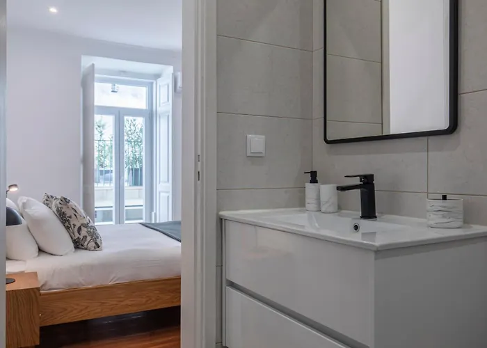 Vibrant Escape With Private Patio Apartmán *