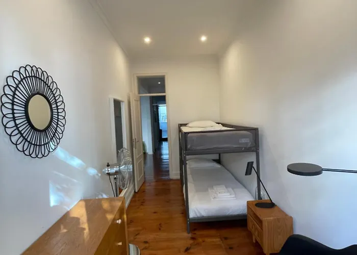 Vibrant Escape With Private Patio * Lisboa