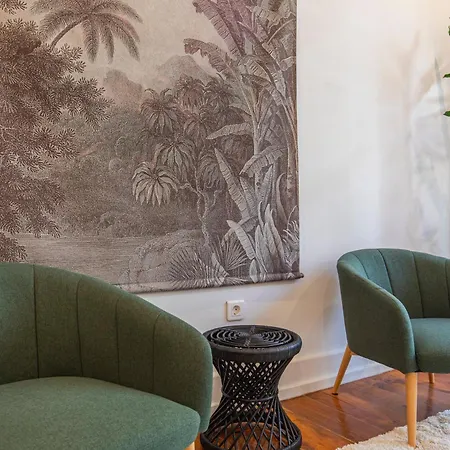 Appartement Vibrant Escape With Private Patio *