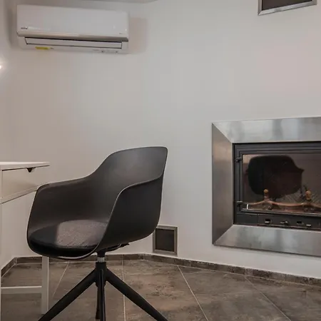 Vibrant Escape With Private Patio Appartement *